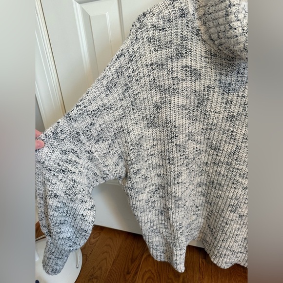 American Eagle AERIE Offline Chillside Oversized Cowl-neck Sweater size Small - Picture 4 of 13
